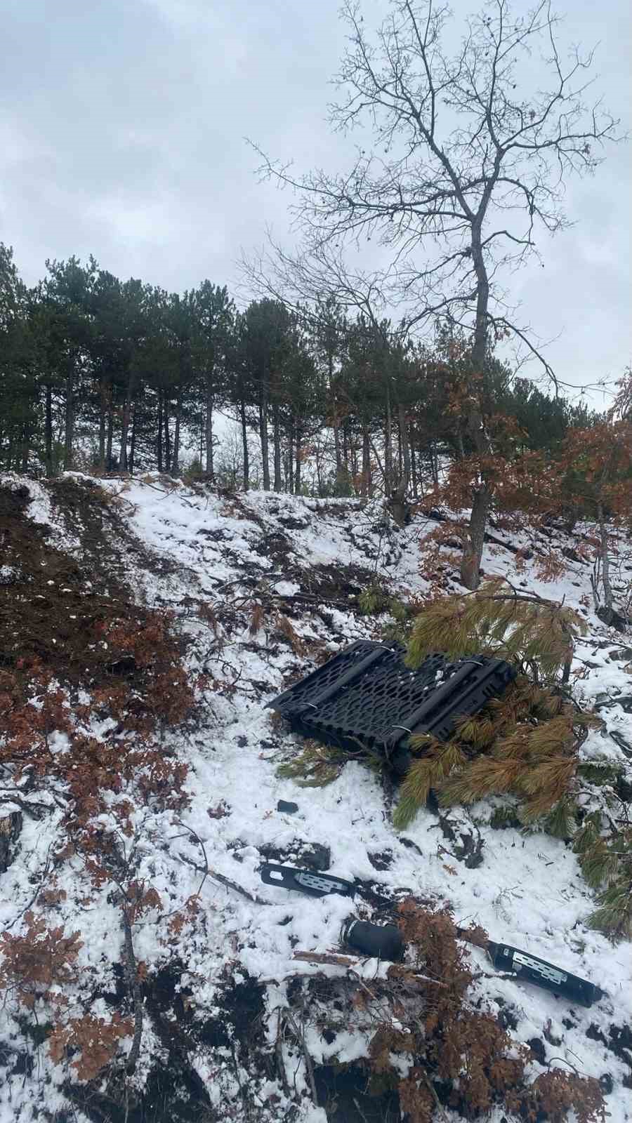 Kontrolden &ccedil;ıkan otomobil karşı şeride ge&ccedil;ti: 4 yaralı
