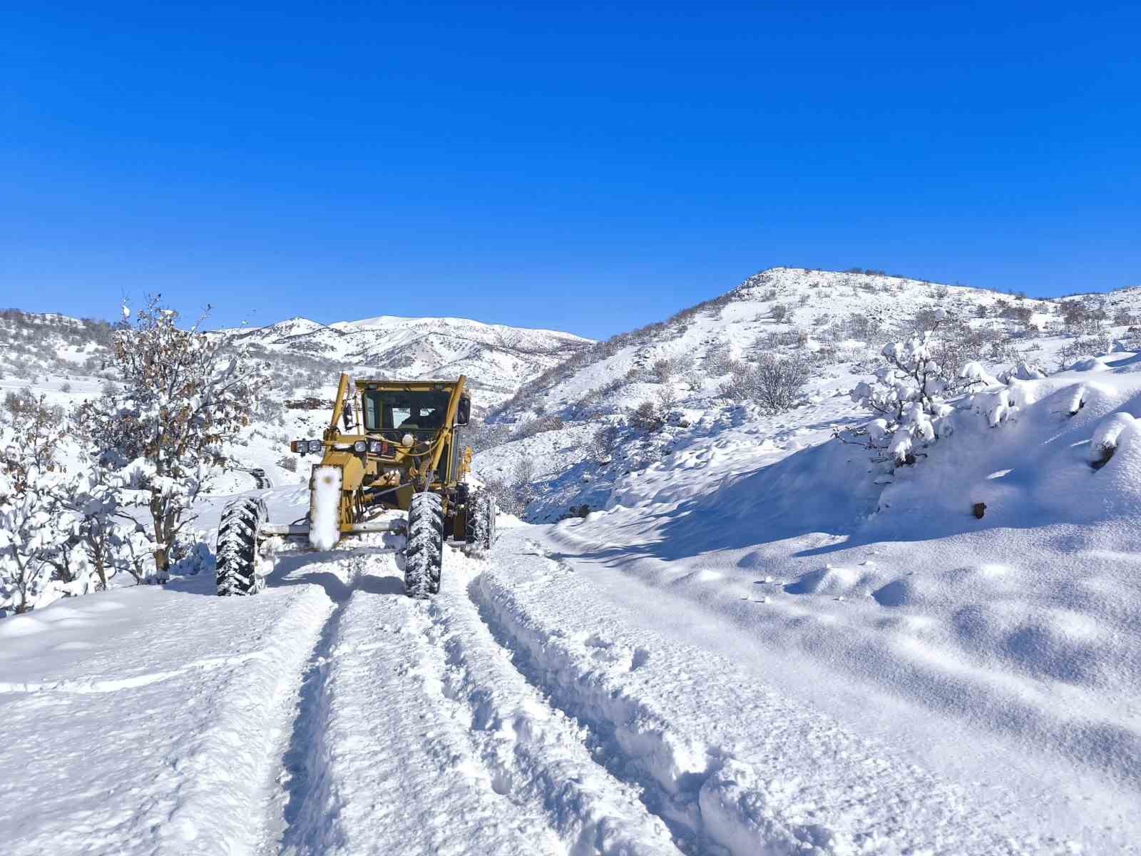 Bingöl’de 96 köy yolu ulaşıma kapandı