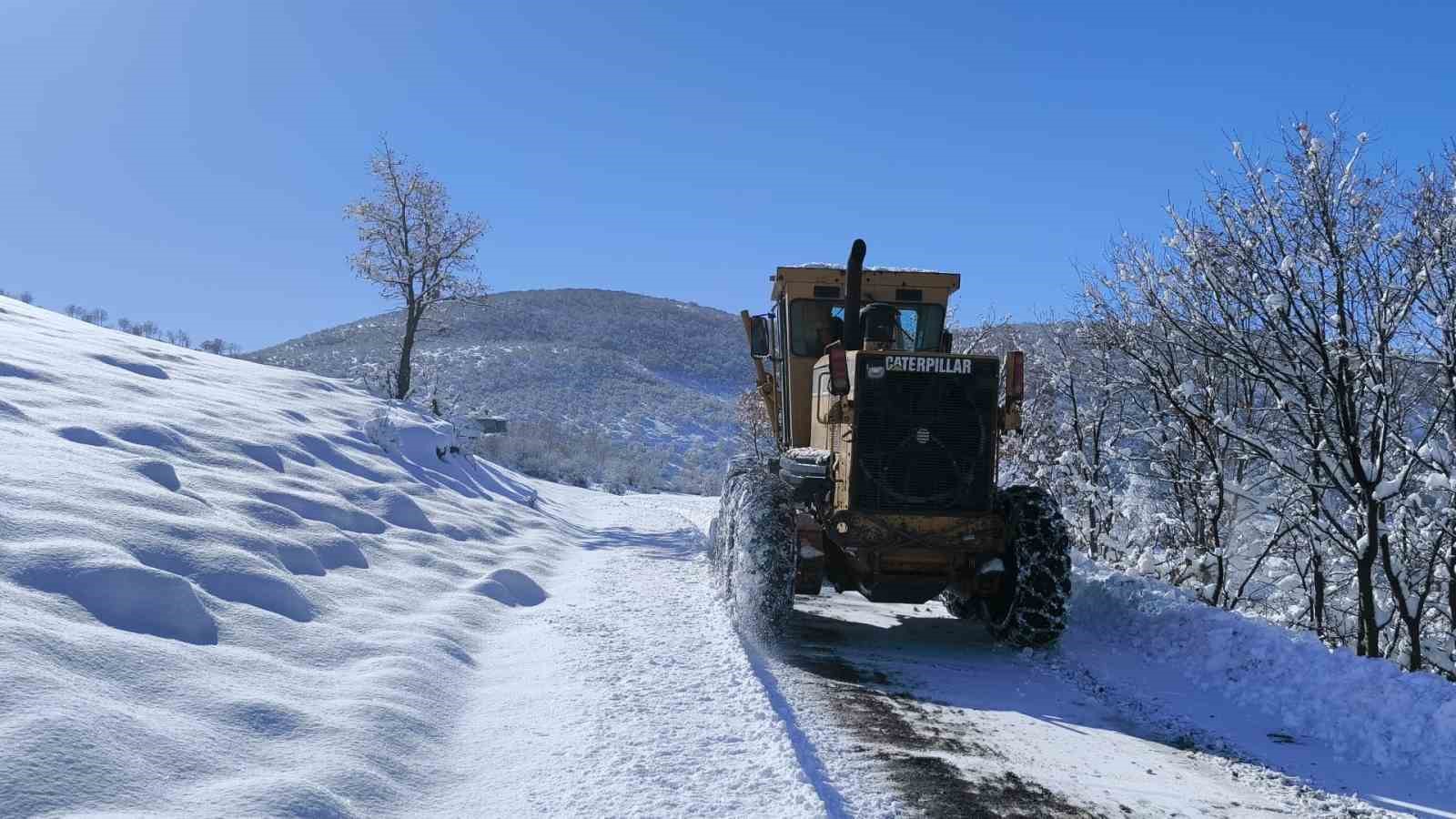 Bing&ouml;l&rsquo;de 96 k&ouml;y yolu ulaşıma kapandı
