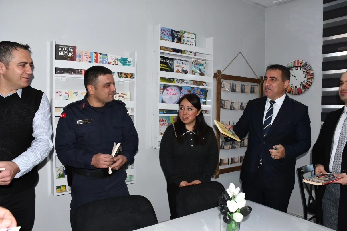 Nazilli&rsquo;de &ouml;ğretmenin 10 yıllık hayali k&uuml;t&uuml;phaneye d&ouml;n&uuml;şt&uuml;
