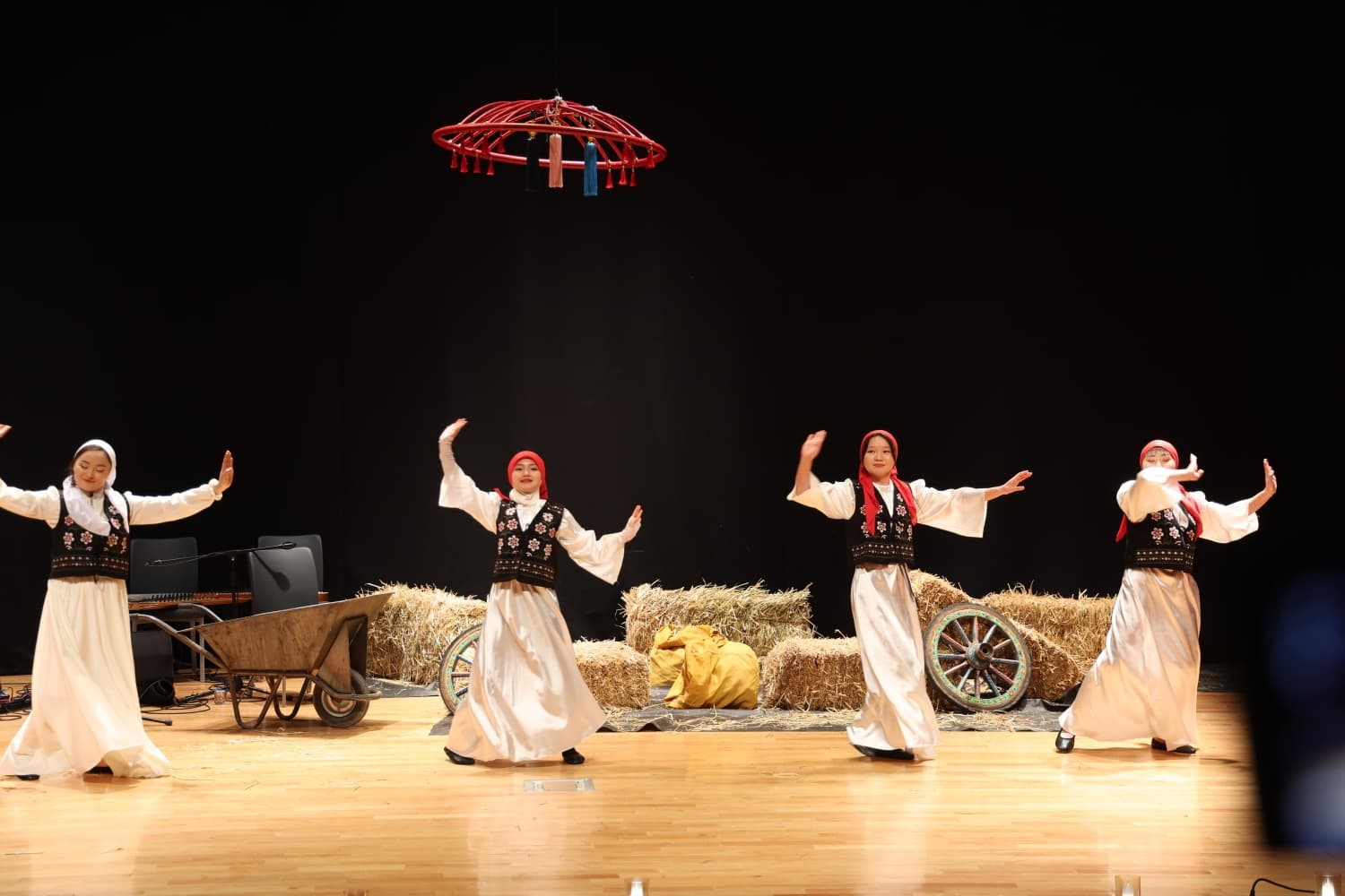 Cengiz Aytmatov’a Talas’ta görkemli anma