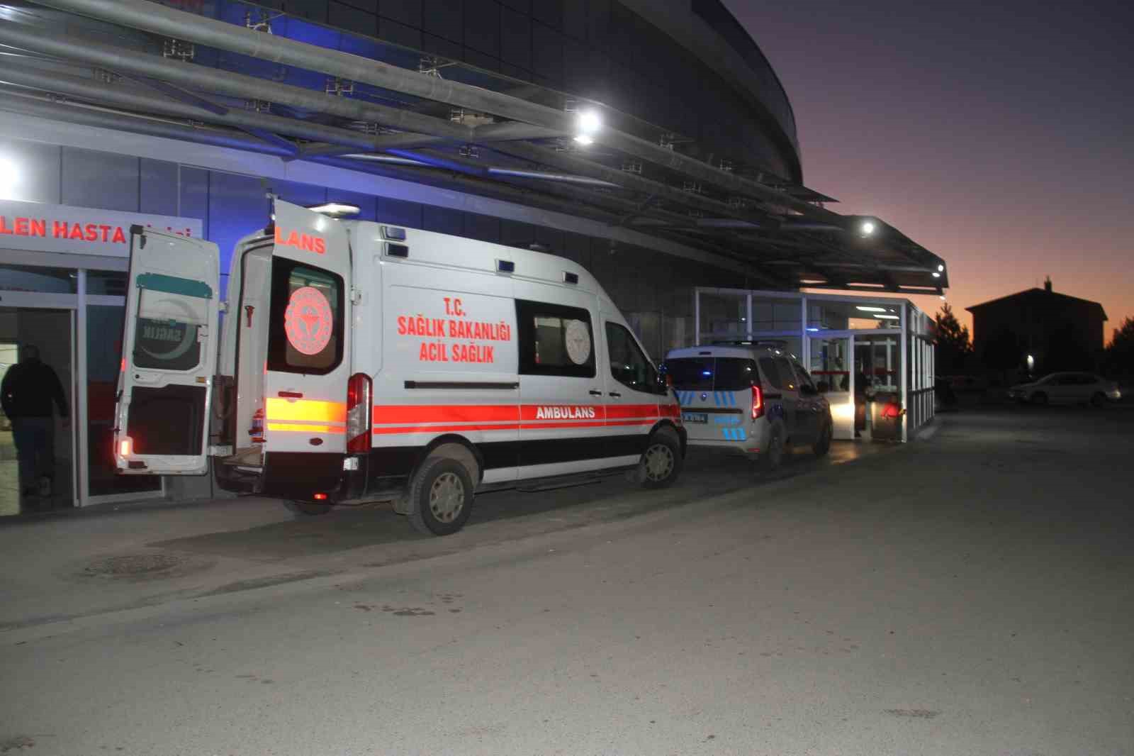 Beyşehir&rsquo;de otomobil takla attı, s&uuml;r&uuml;c&uuml; yaralandı
