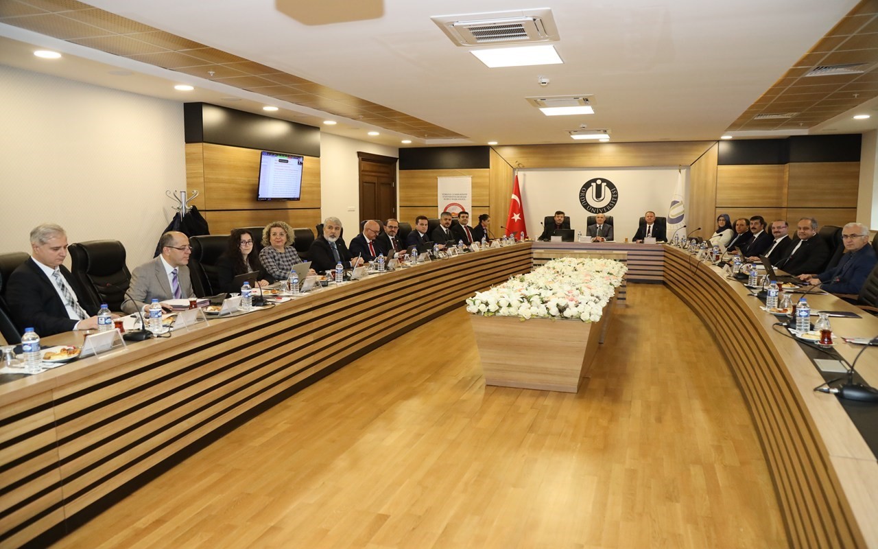 &Uuml;AK Y&ouml;netim Kurulu Toplantısı, OD&Uuml; ev sahipliğinde ger&ccedil;ekleşti
