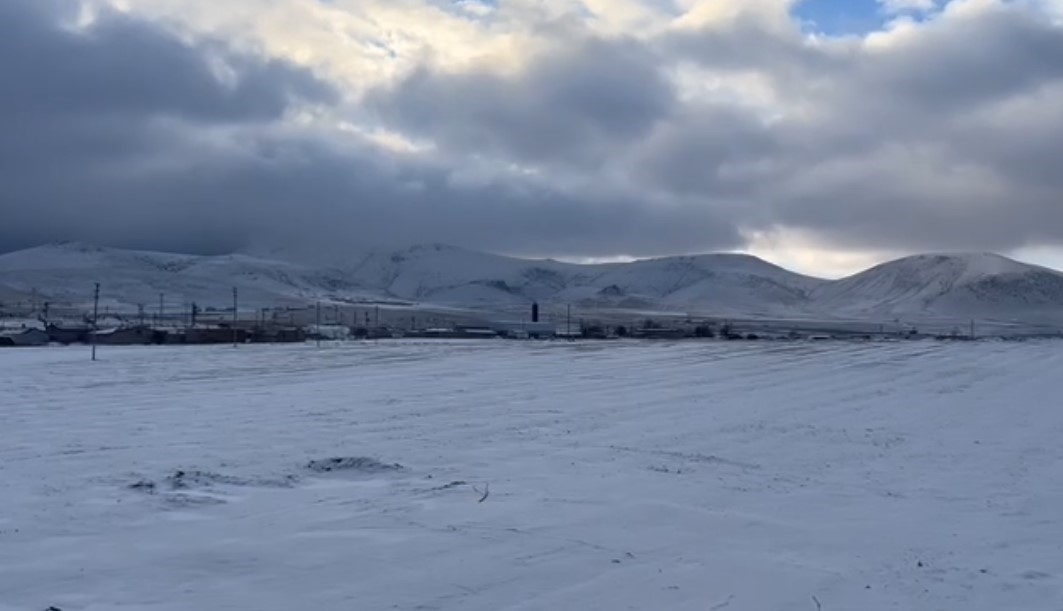 Karapınar’da beklenen kar geldi