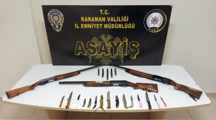 Karaman’da ruhsatsız silahlar ile kaçak tütün ele geçirildi: 5 tutuklama