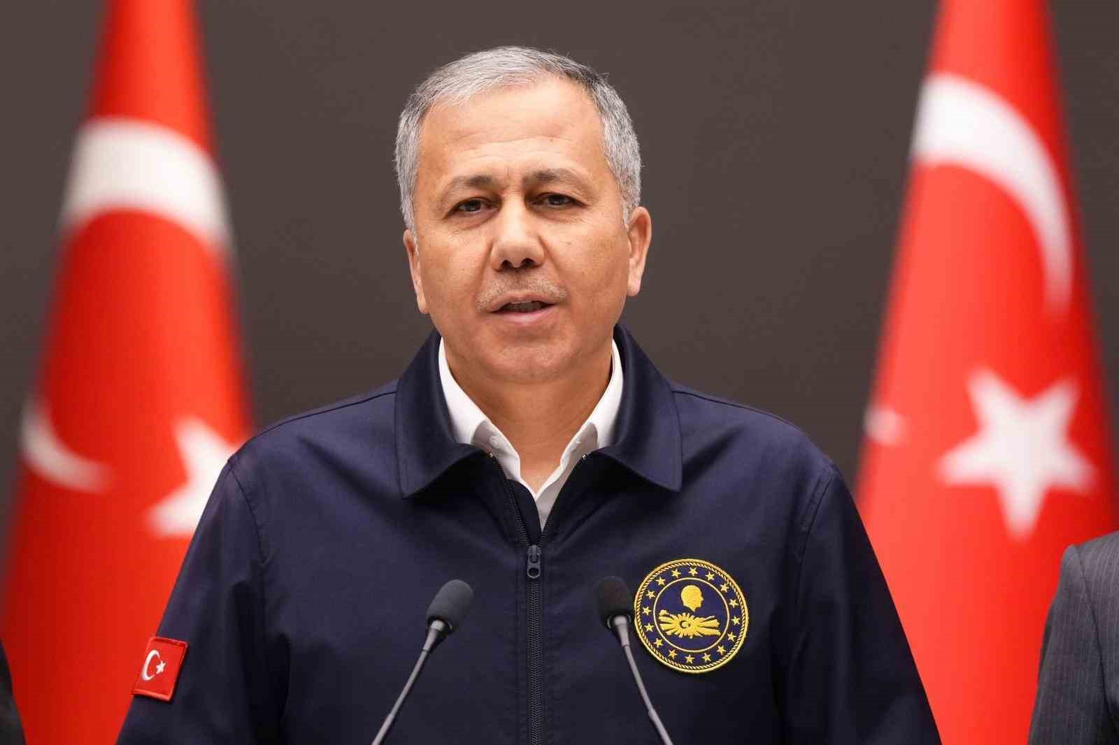 İ&ccedil;işleri Bakanı Ali Yerlikaya: "Yalova&rsquo;da DEAŞ ter&ouml;r &ouml;rg&uuml;t&uuml; mensuplarıyla &ccedil;ıkan &ccedil;atışmada 3 polisimiz şehit oldu, 8 polisimiz ve 1 bek&ccedil;imiz yaralandı"
