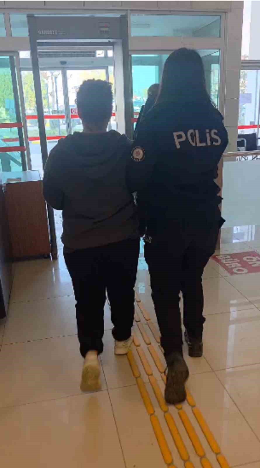 Kırıkhan&rsquo;da hapis cezasıyla aranan kadın yakalandı
