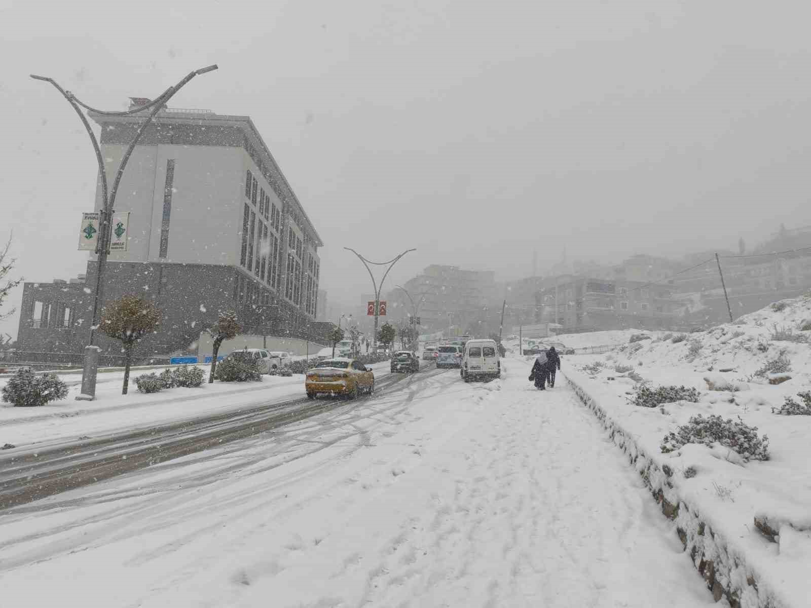 Şırnak’ta eğitime kar engeli