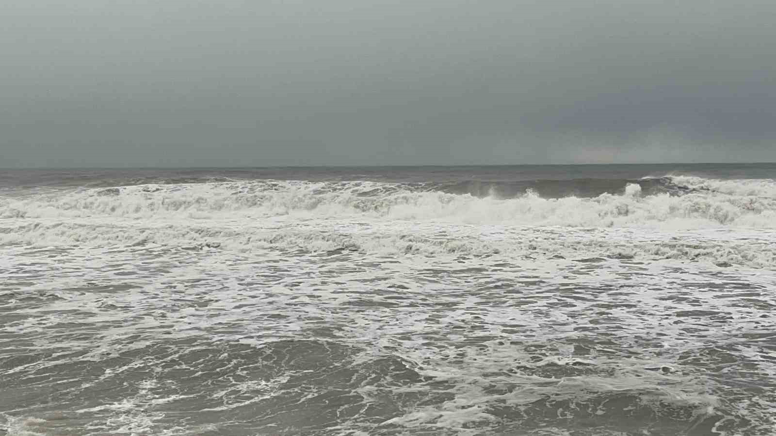 Ak&ccedil;akoca&rsquo;yı fırtına vurdu
