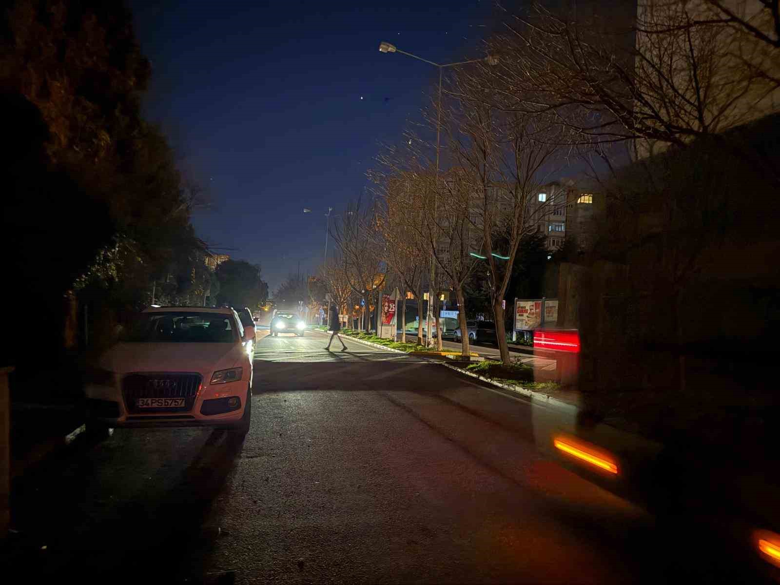 Beylikdüzü’nde sokak aydınlatmalarına bakım yapılmıyor