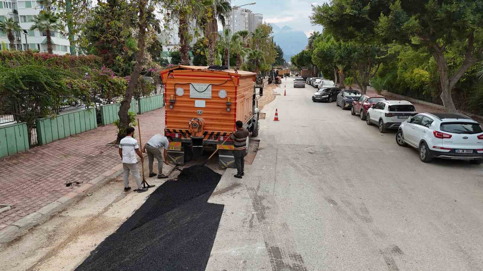 ASAT&rsquo;tan Konyaaltı&rsquo;na asfalt seferberliği
