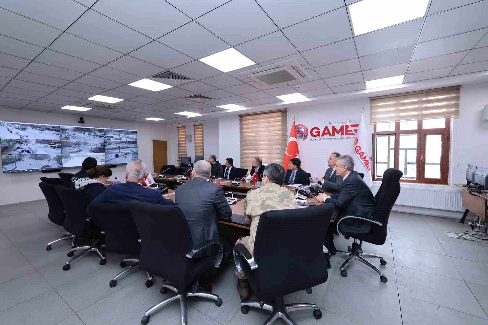 Vali Tuncay Akkoyun&rsquo;dan kar seferberliği
