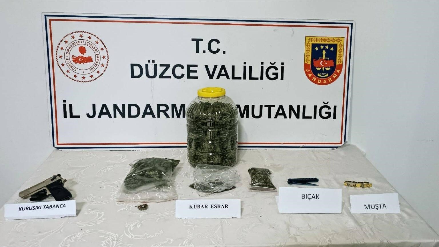 Bidondan turşu yerine uyuşturucu çıktı