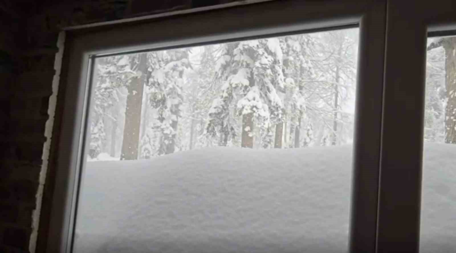 Düzce’nin yüksek kesimlerinde kar kalınlığı 1,5 metreye ulaştı