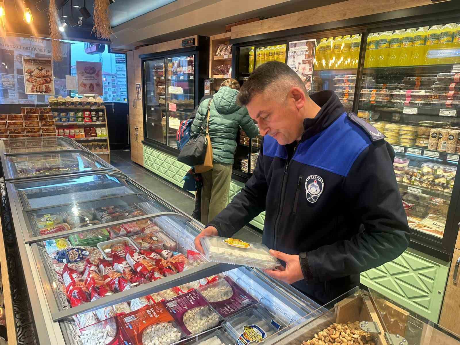 Darıca’da zabıta ekiplerinden yılbaşı denetimi
