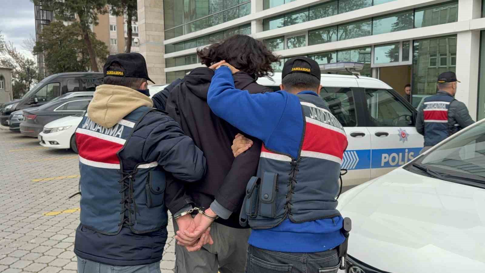 Jandarmadan DEAŞ operasyonu: Suriye uyruklu ş&uuml;pheli g&ouml;zaltına alındı
