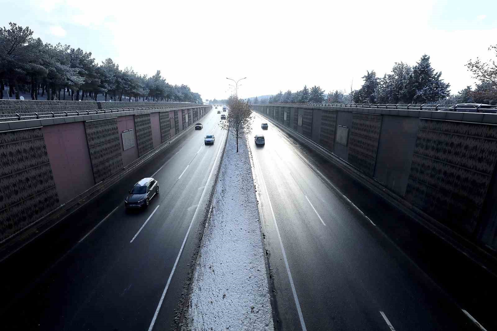 Gaziantep B&uuml;y&uuml;kşehir, kar yağışı ve don riskine karşı hazırlıklarını s&uuml;rd&uuml;r&uuml;yor
