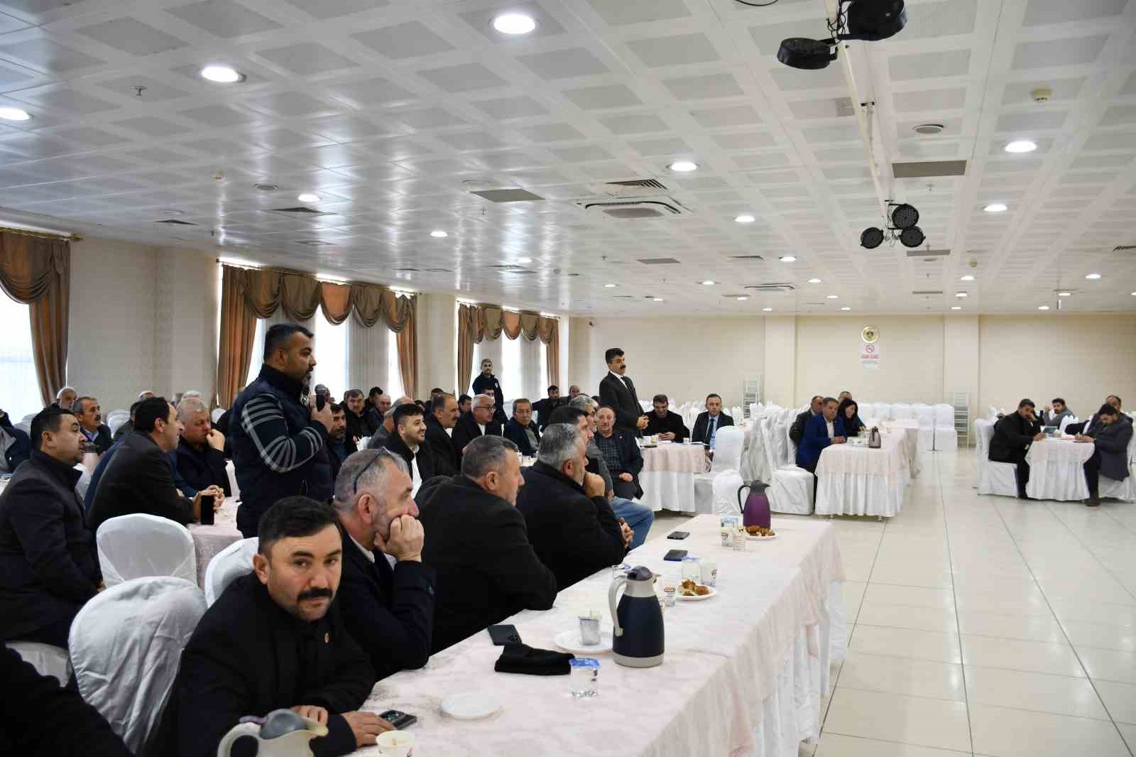 Başkan Doğan Vezirk&ouml;pr&uuml;&rsquo;de muhtarların sorunlarını dinledi
