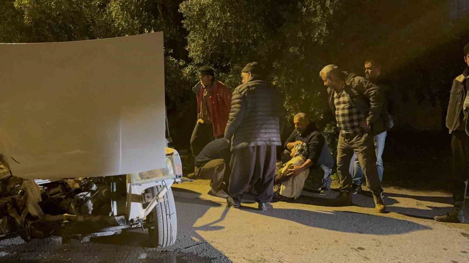 Beton bloğa &ccedil;arpan Tofaş hurdaya d&ouml;nd&uuml;: 1 yaralı
