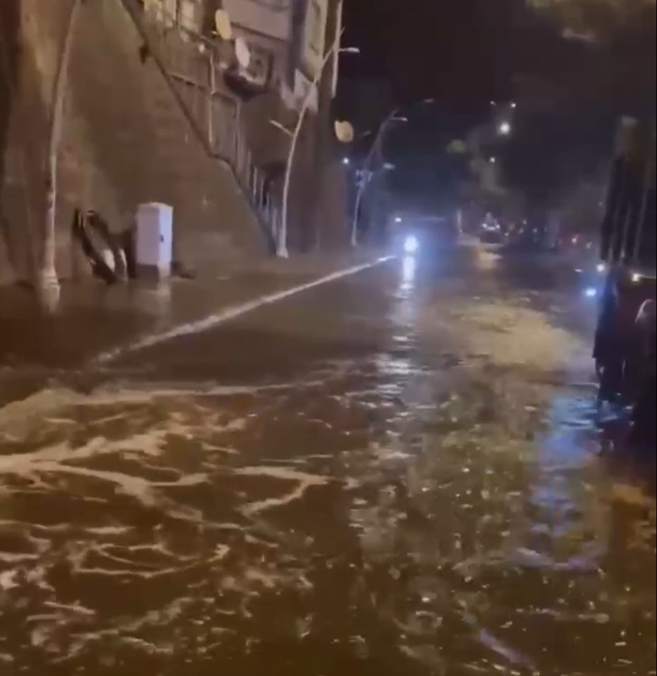 Giresun&rsquo;da fırtına dalgaları taşkına neden oldu
