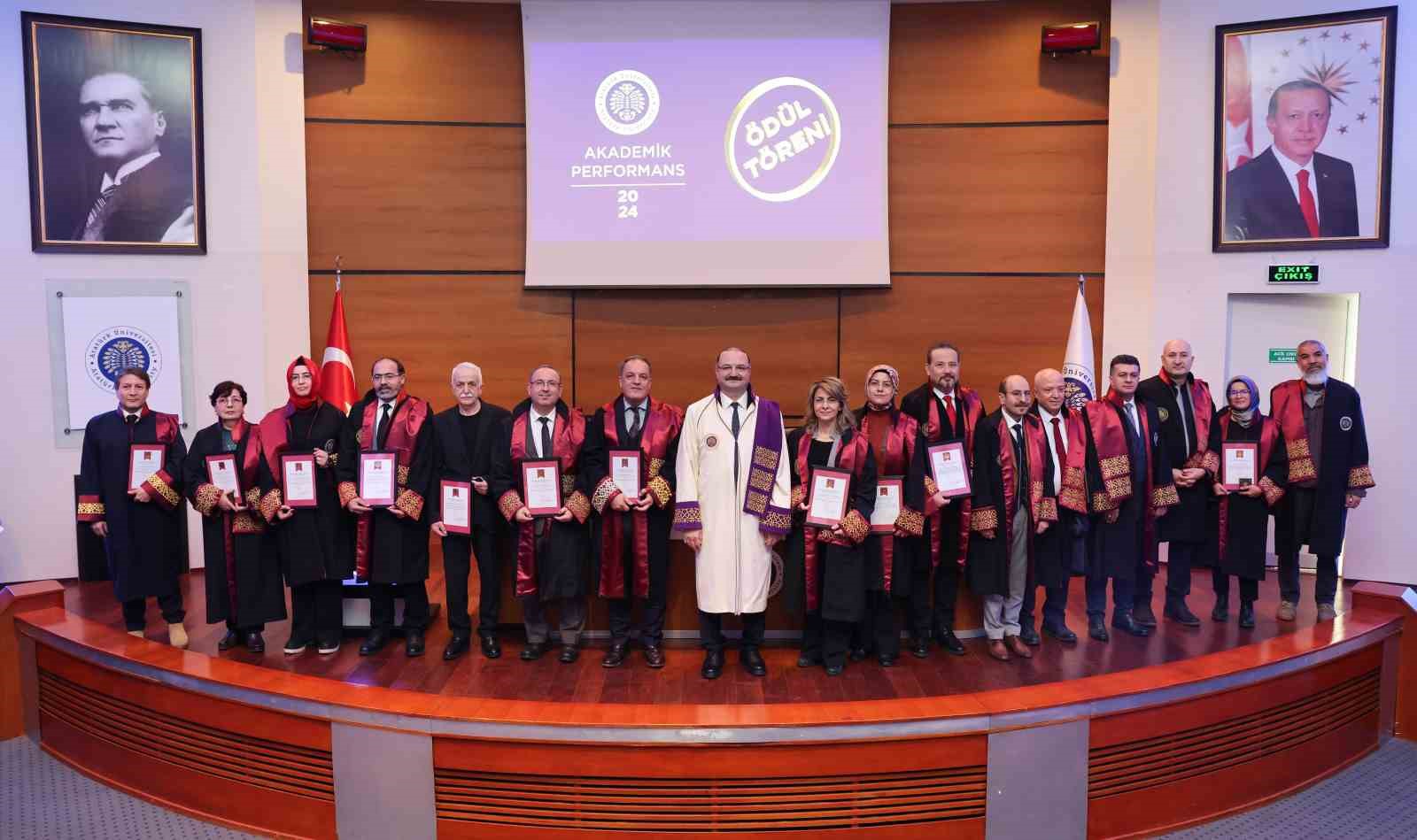 Atatürk Üniversitesinde akademik performans ödül töreni gerçekleşti