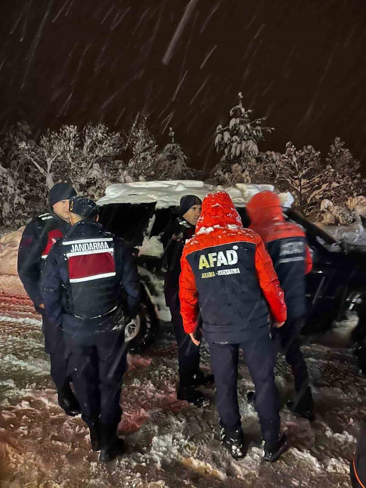 Karab&uuml;k&rsquo;te yaylada mahsur kalan 7 kişi kurtarıldı
