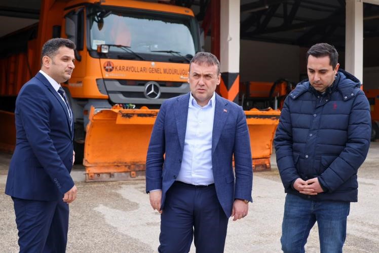 Vali S&ouml;zer&rsquo;den karayollarına kış mesajı
