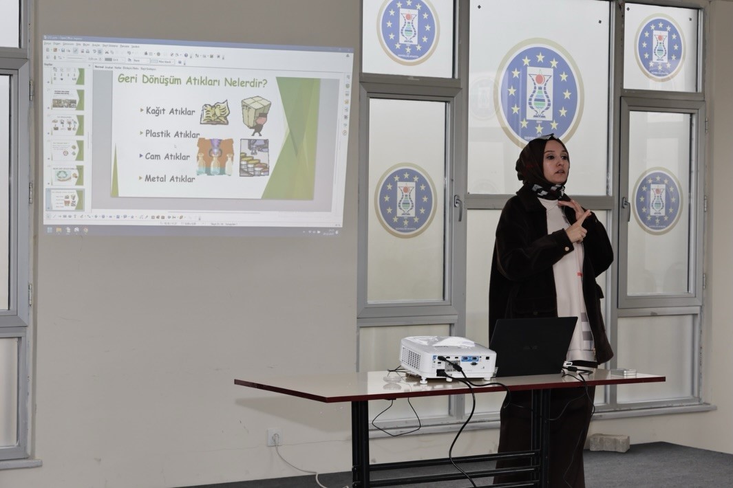 K&uuml;tahya&rsquo;da aileler geri d&ouml;n&uuml;ş&uuml;m i&ccedil;in yarıştı
