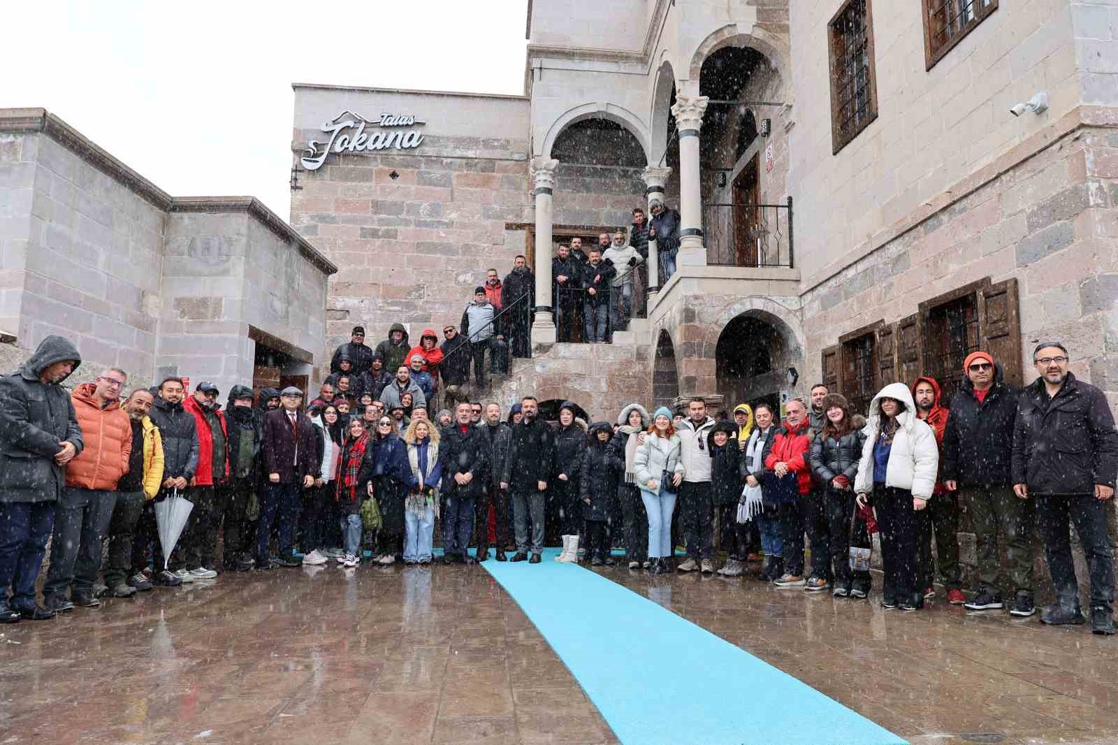 G&uuml;zellikleri yerinde g&ouml;rd&uuml;ler
