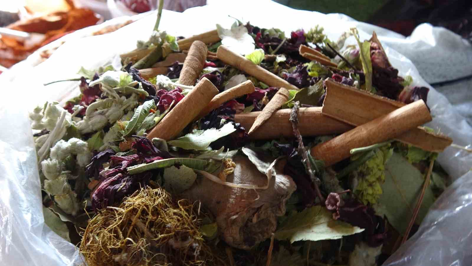 Karlı havalarda şifa arayanlar aktarlarda yoğunluk oluşturdu
