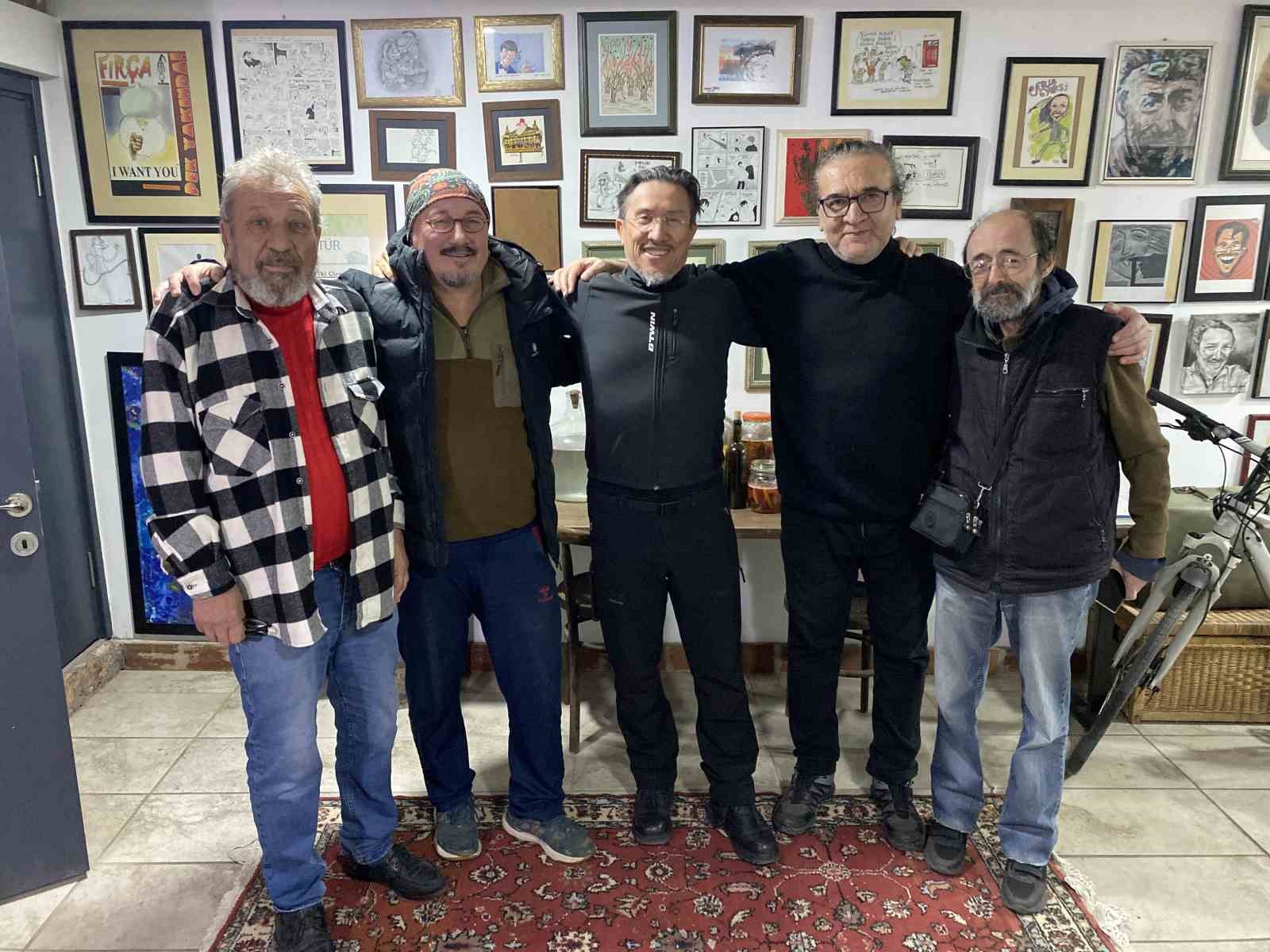 Yaklaşık 40 yıldır arkadaş olan karikatüristler