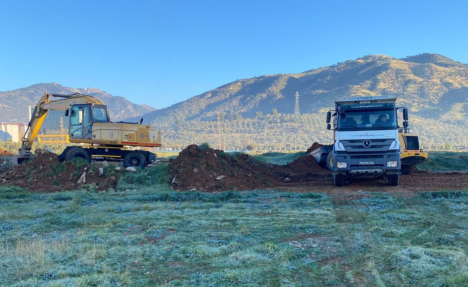 Aydın B&uuml;y&uuml;kşehir Belediyesi&rsquo;nden AD&Uuml;&rsquo;ye &ccedil;evre ve altyapı d&uuml;zenleme desteği
