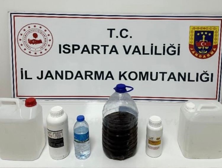 Isparta’da kaçak içki ve parfüm operasyonu: 4 şüpheliye adli işlem