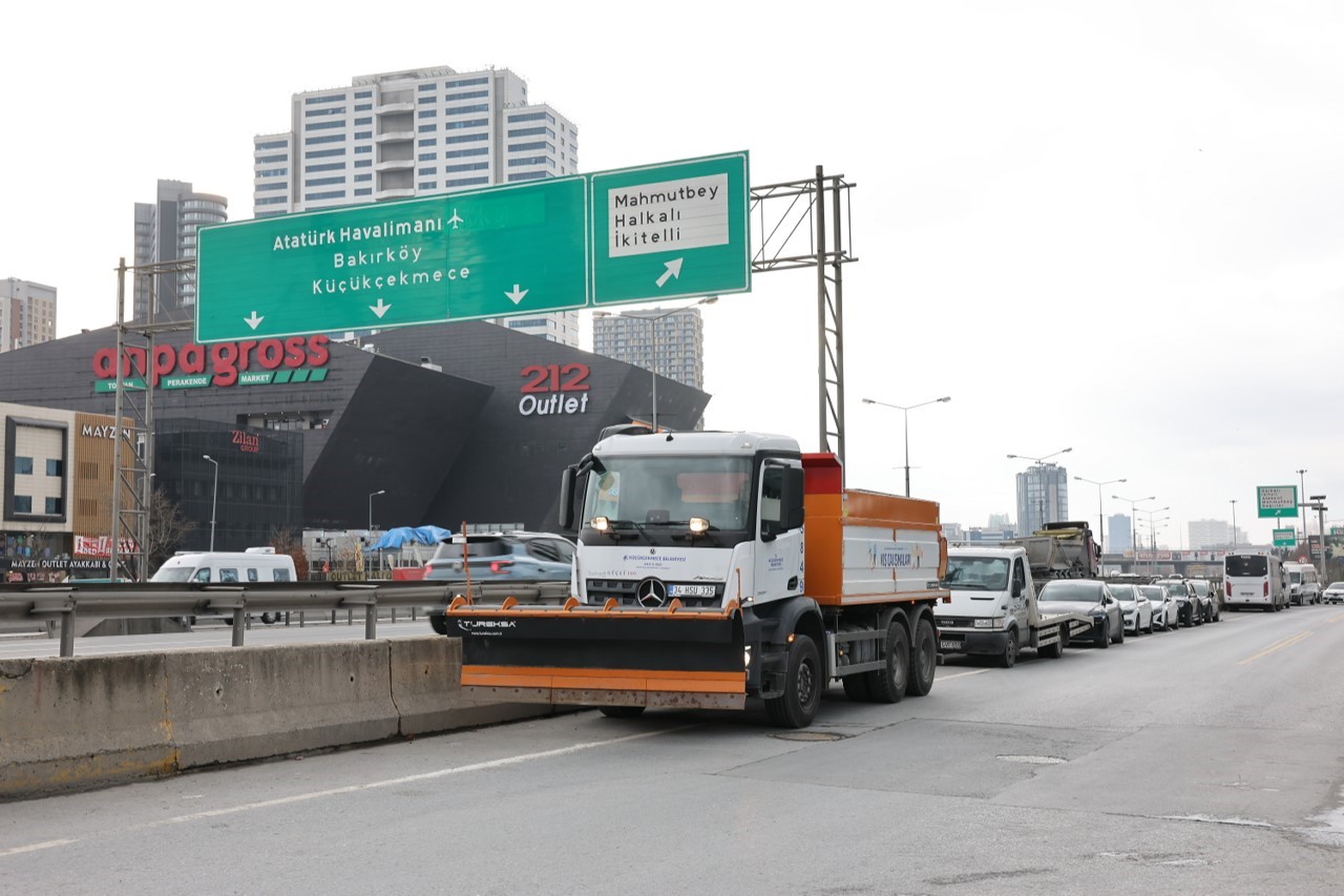 Küçükçekmece Belediyesi kış hazırlıklarını tamamladı