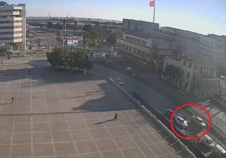 Pikap ile motosiklet çarpıştı: 1 yaralı