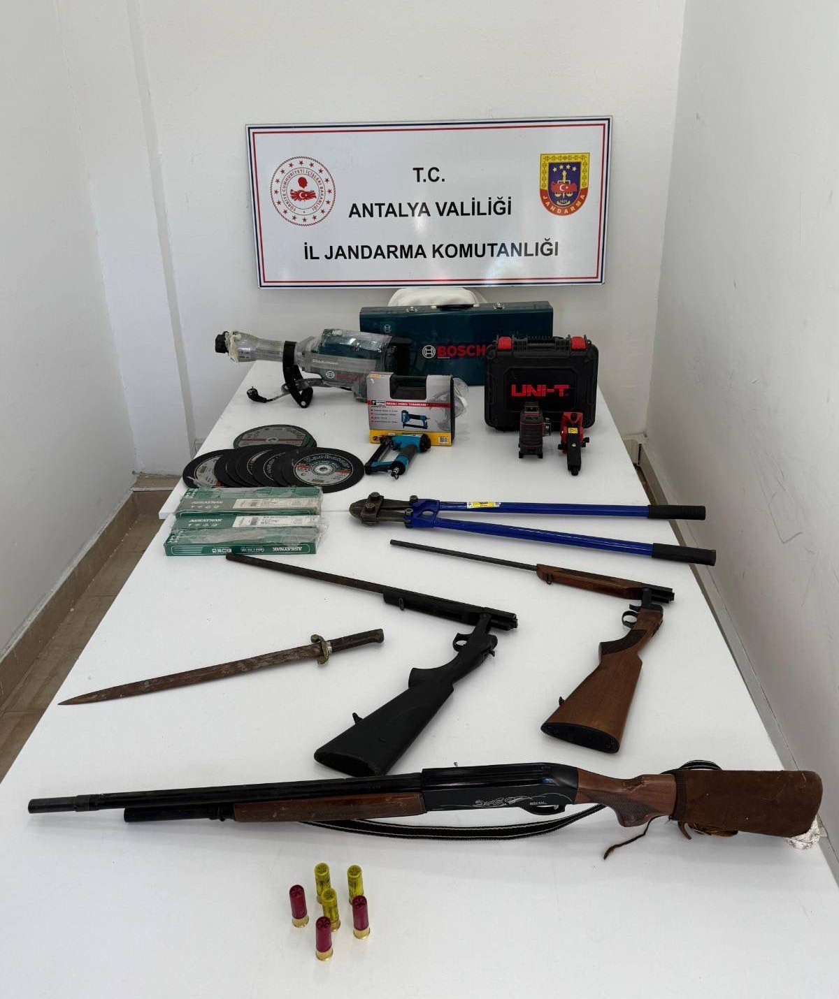 İş yerinden hırsızlık olayının faili yüz tanıma sistemi ile tespit edildi