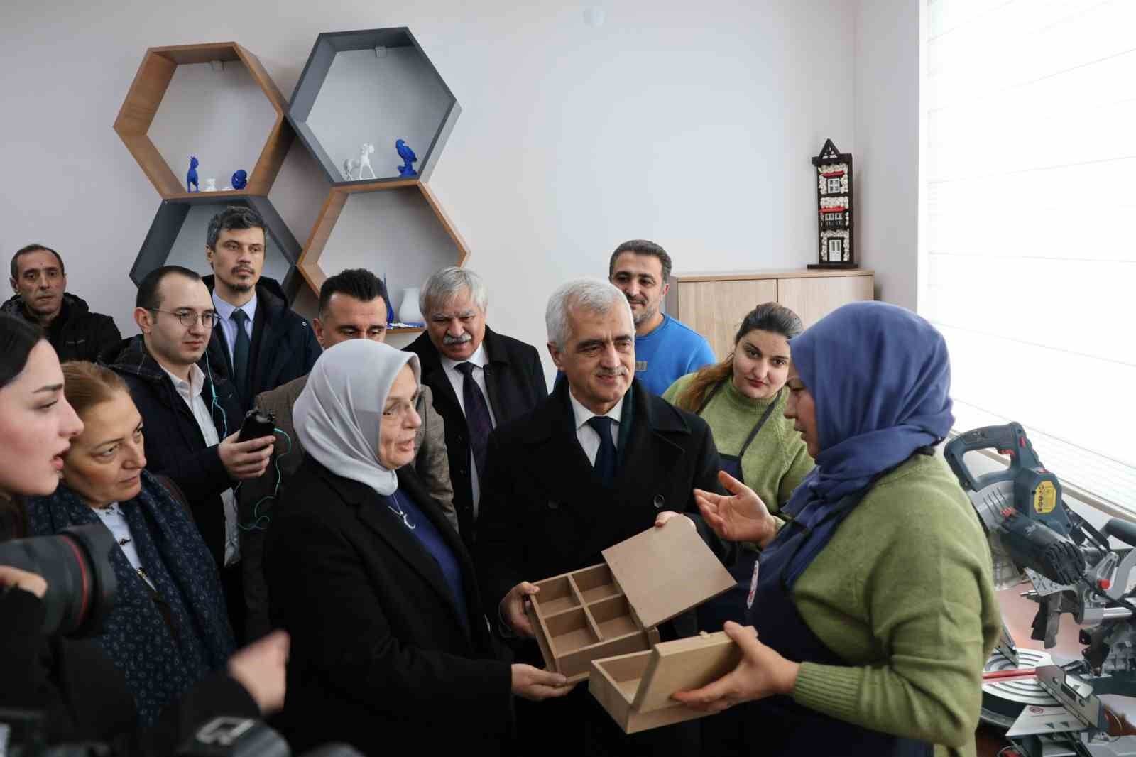 TBMM Komisyonu, Erzurum Engelsiz Yaşam Merkezinde incelemelerde bulundu
