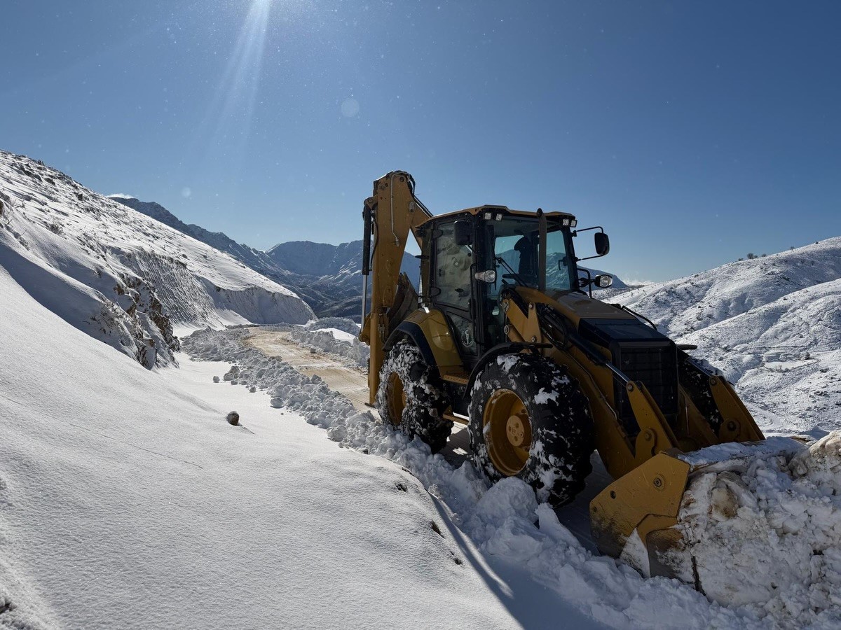 Batman’da kar yağışı ulaşımı aksattı