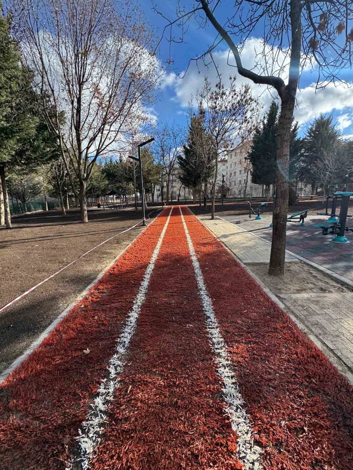 Pursaklar’da Turgut Özal Parkı yeni yüzüyle hizmete açıldı