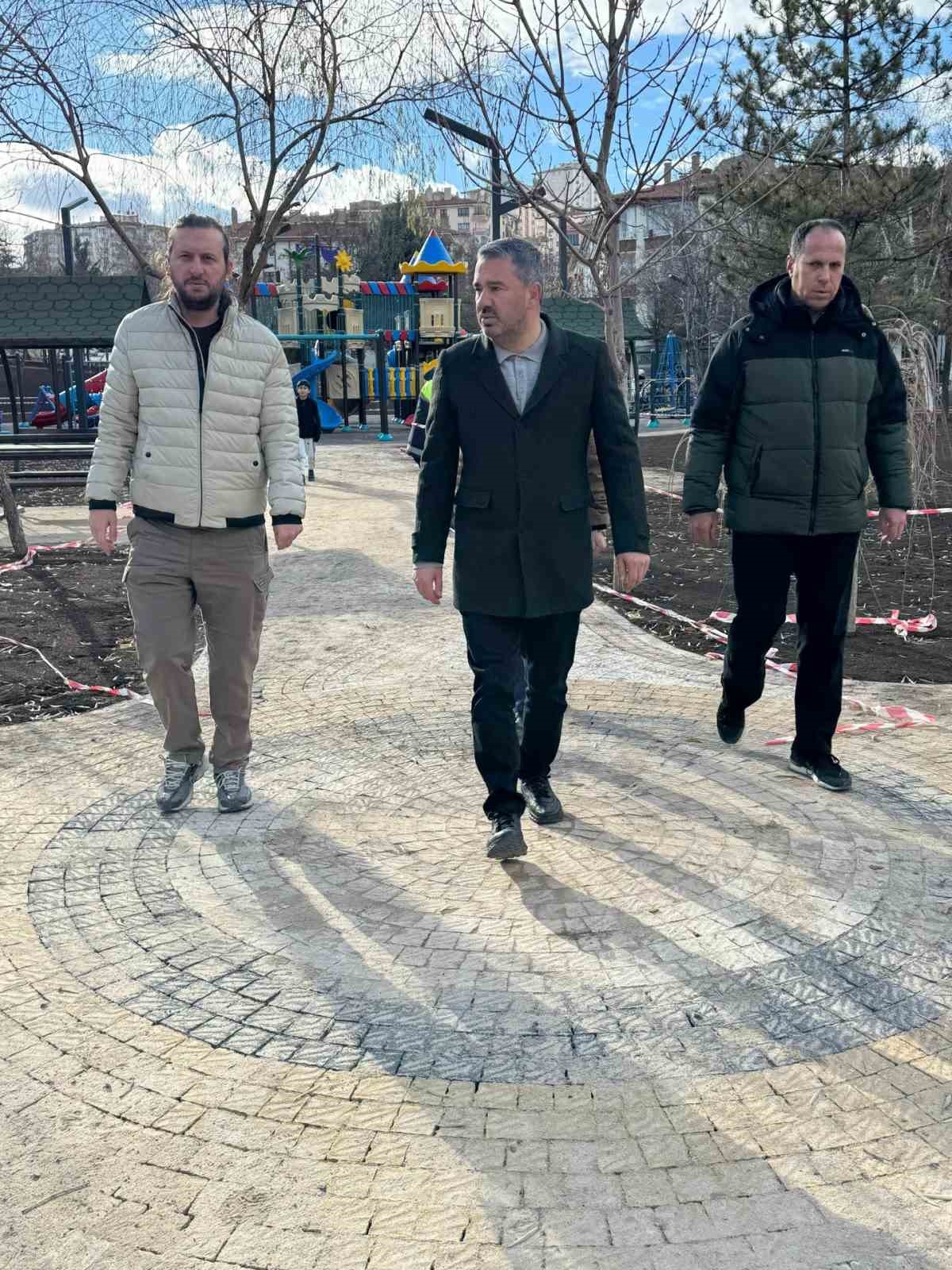 Pursaklar&rsquo;da Turgut &Ouml;zal Parkı yeni y&uuml;z&uuml;yle hizmete a&ccedil;ıldı

