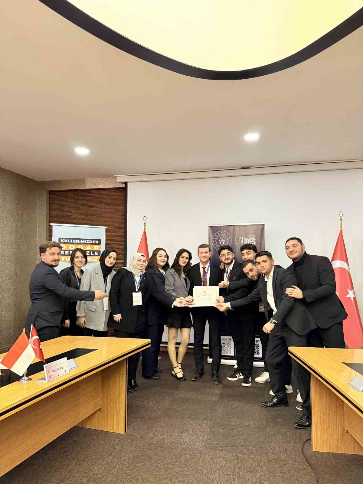 G-20 liderler zirvesi simülasyonu başarıyla gerçekleştirildi