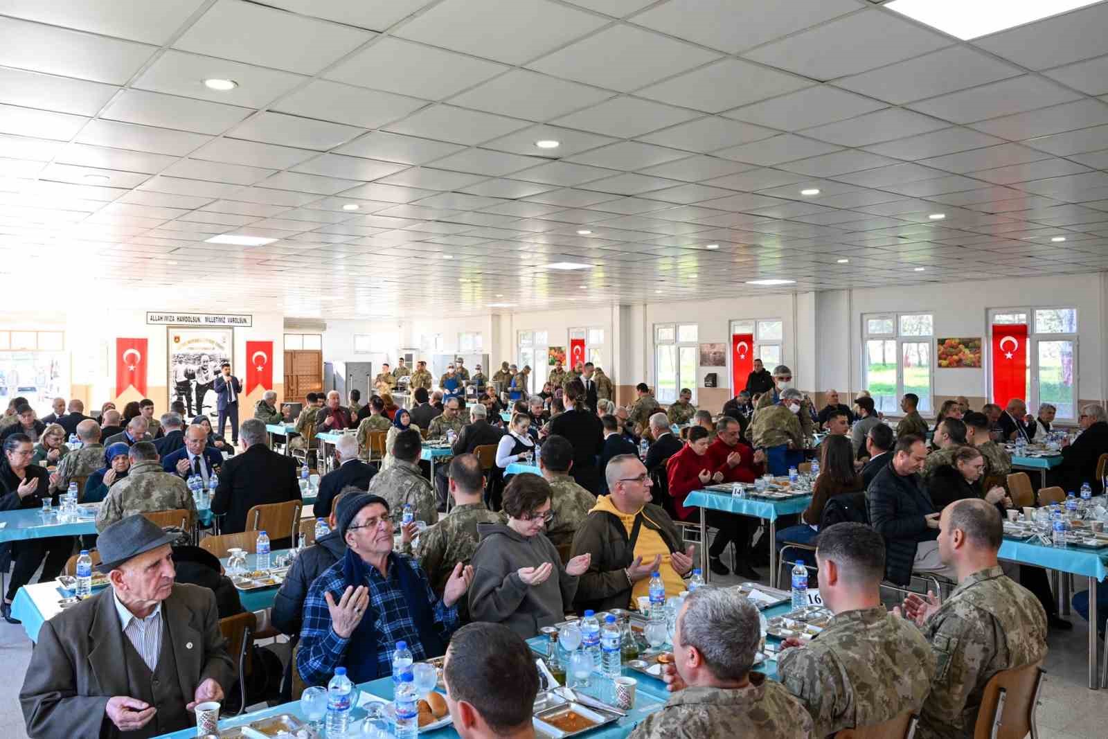 65. Mekanize Piyade Tugay Komutanlığı şehit aileleri ve gazileri ağırladı