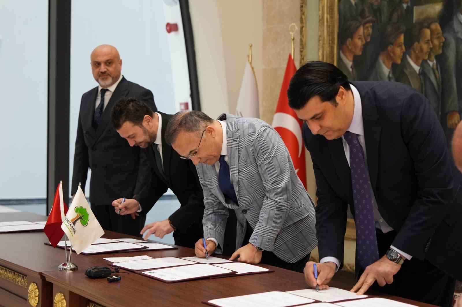 Yılmaz&rsquo;dan &ouml;ğrencilere 3 ayrı destek
