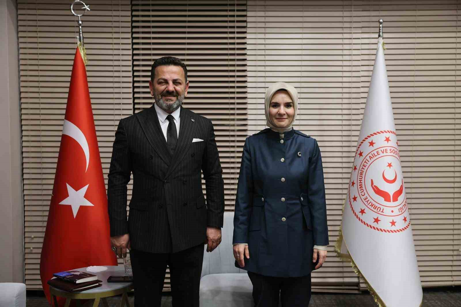 Bakan Göktaş’a kurum çalışmaları hakkında bilgi verdi