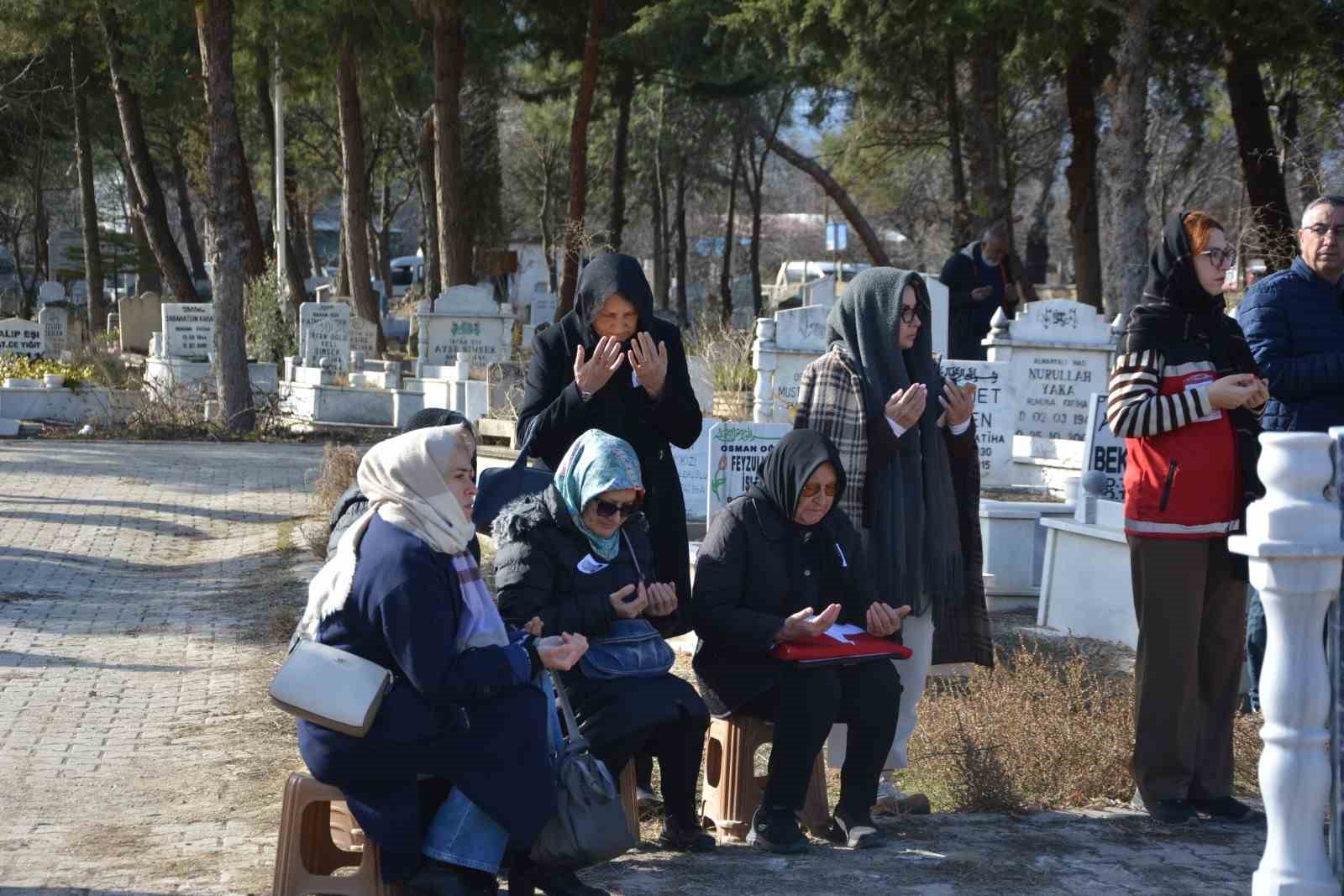 Kıbrıs gazisi emekli astsubay askeri törenle son yolculuğuna uğurlandı
