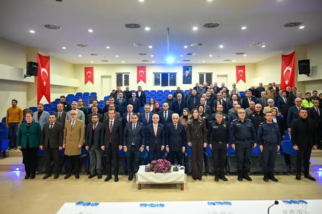 Vali Uğur Turan, Vize’de muhtarlarla bir araya geldi