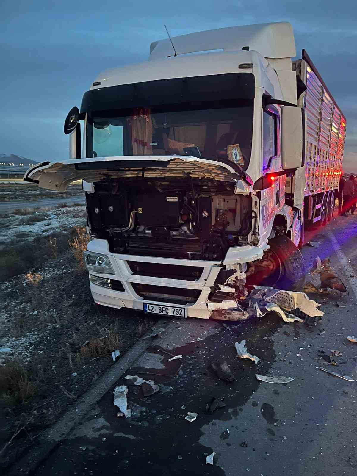 Tır ile otomobil &ccedil;arpıştı: 1 yaralı
