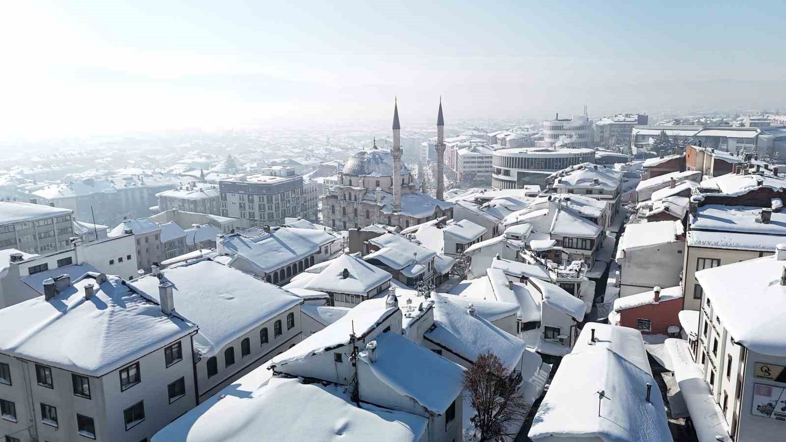Bolu’da kış güzelliği havadan görüntülendi