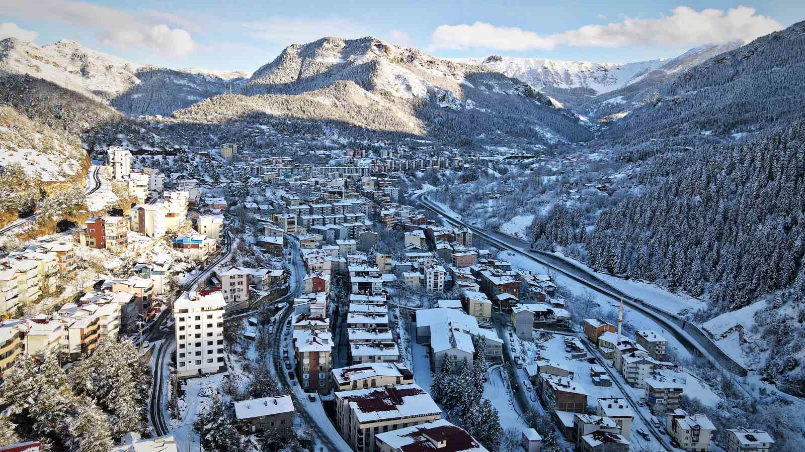 Sakin Şehir Şavşat&rsquo;tan kartpostallık kış manzaraları
