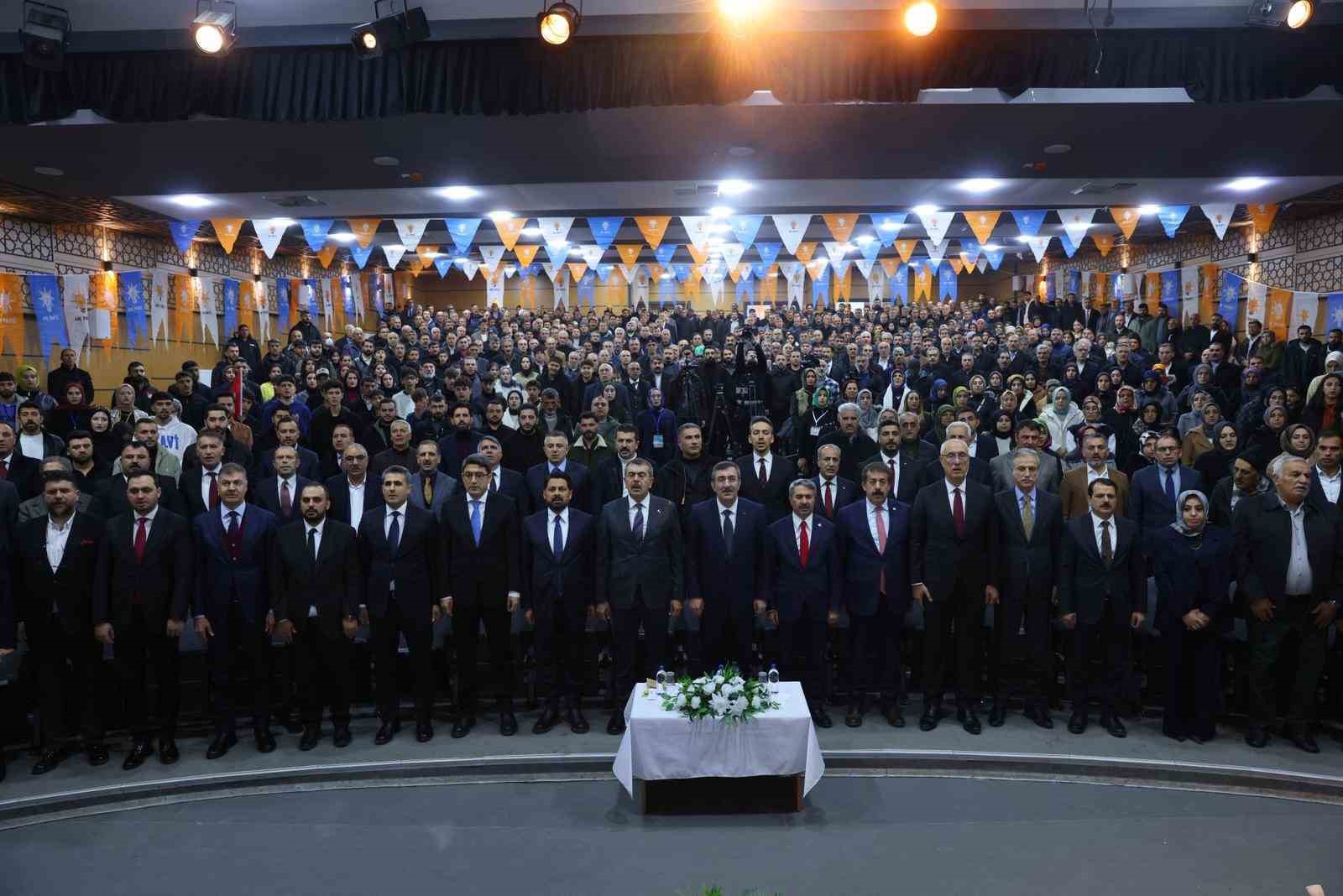 Cumhurbaşkanı Yardımcısı Yılmaz: "&Uuml;lkemiz ve b&ouml;lgemiz &uuml;zerinde hesabı olanlar, bu ter&ouml;r yapılanmalarını birer ara&ccedil; olarak kullanıyor"
